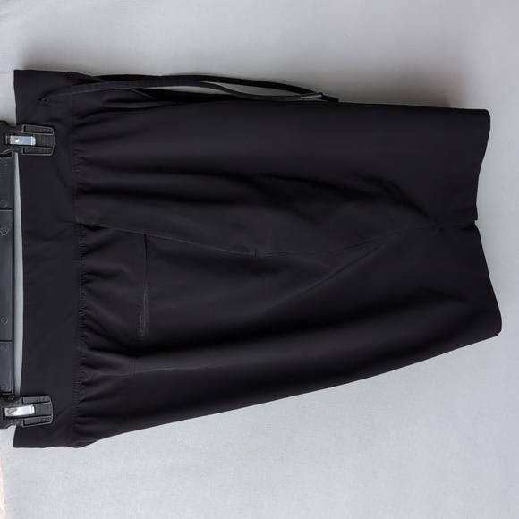 Lululemon T.H.E. Linerless Short 9" - Picture 5 of 9